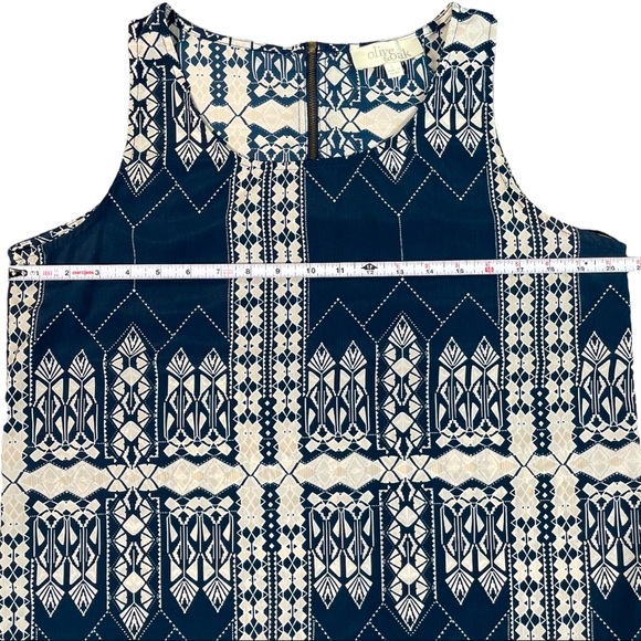 Olive & Oak size large navy & cream top Aztec design scoop neck back zipper EUC - Picture 11 of 14